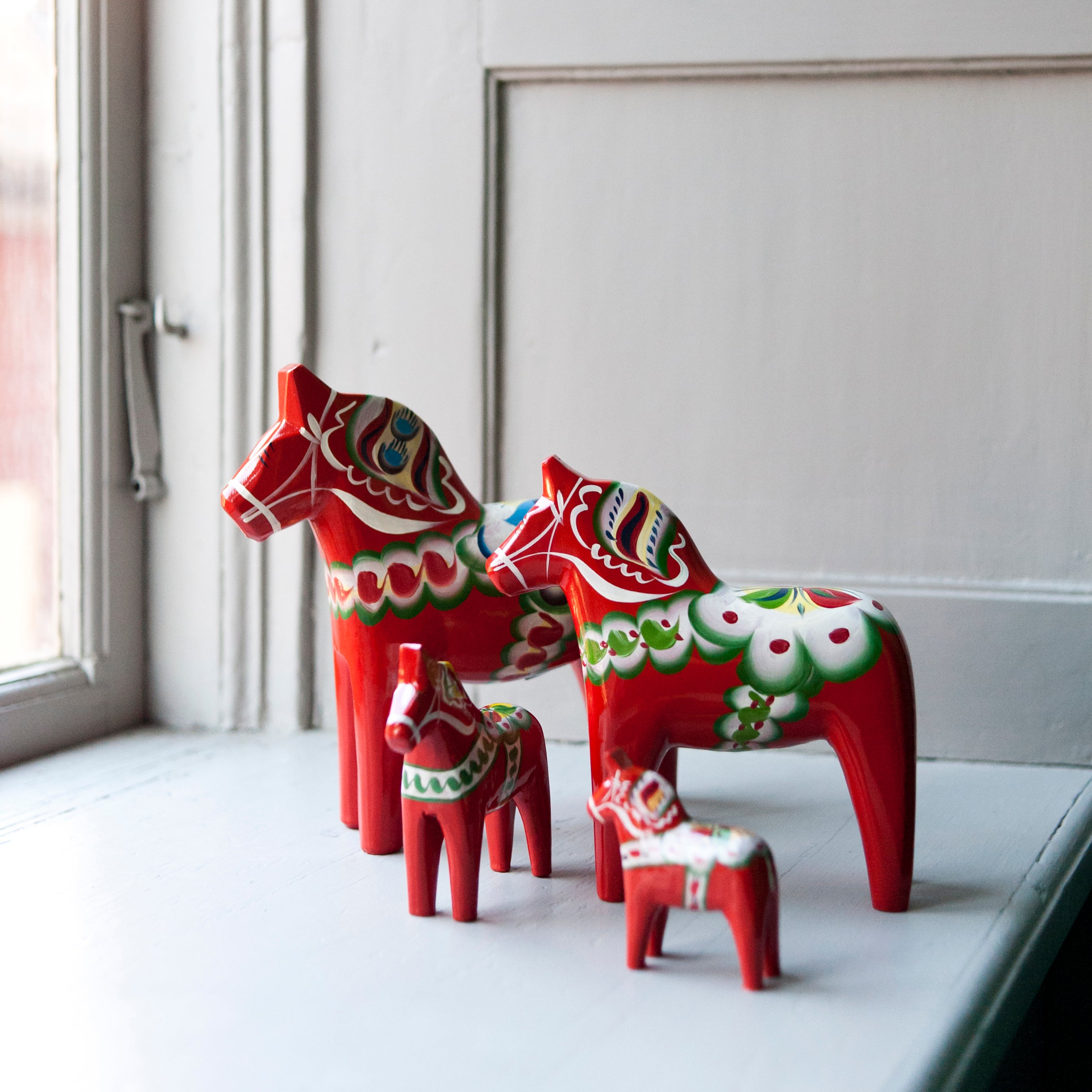 Dala Horse Red 20 cm – A Timeless Swedish Craft | Skansenbutiken